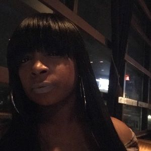 Meet your Posher, Kenisha